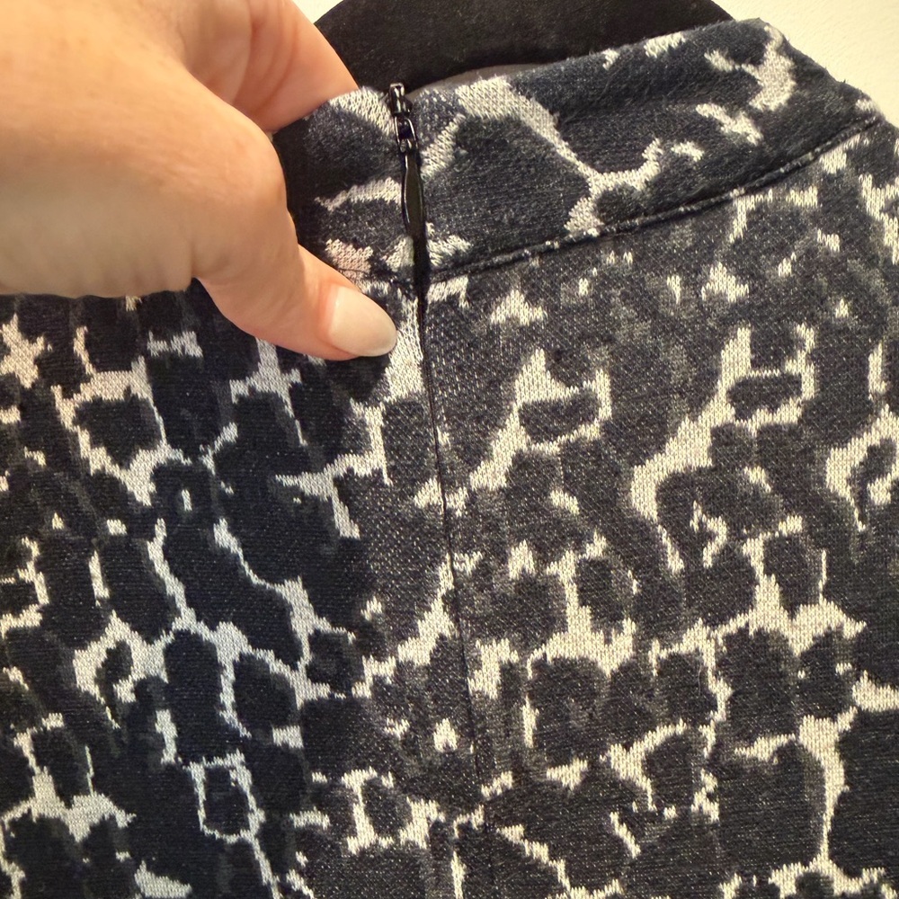Ted Baker Black & White Animal Printed Long Sleeve Midi Dress - Picture 4 of 5